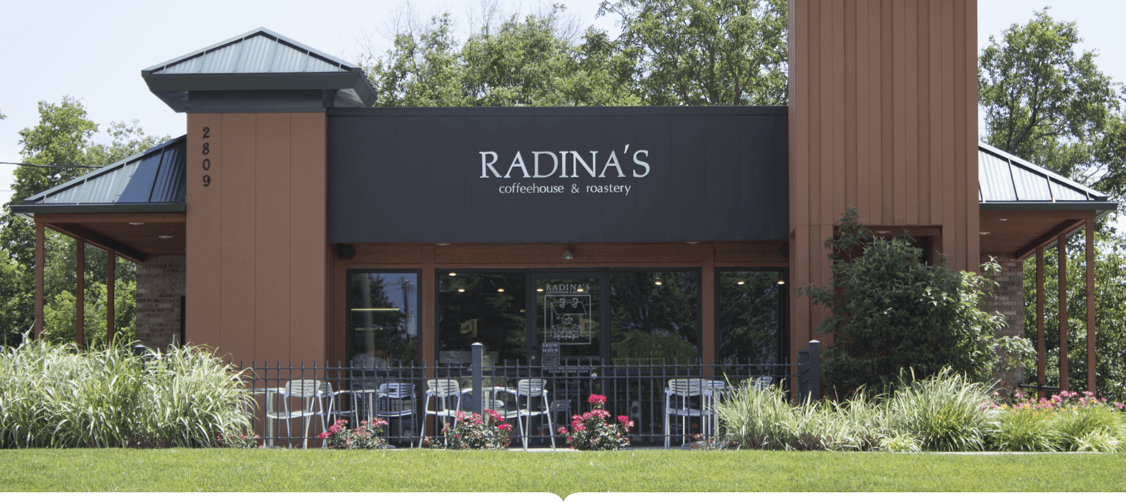 radinas on the hill front of store